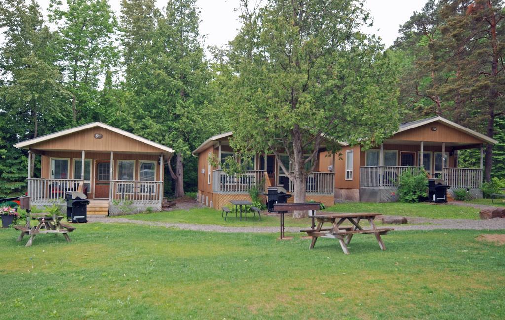 Ogopogo Resort Carnarvon Buitenkant foto